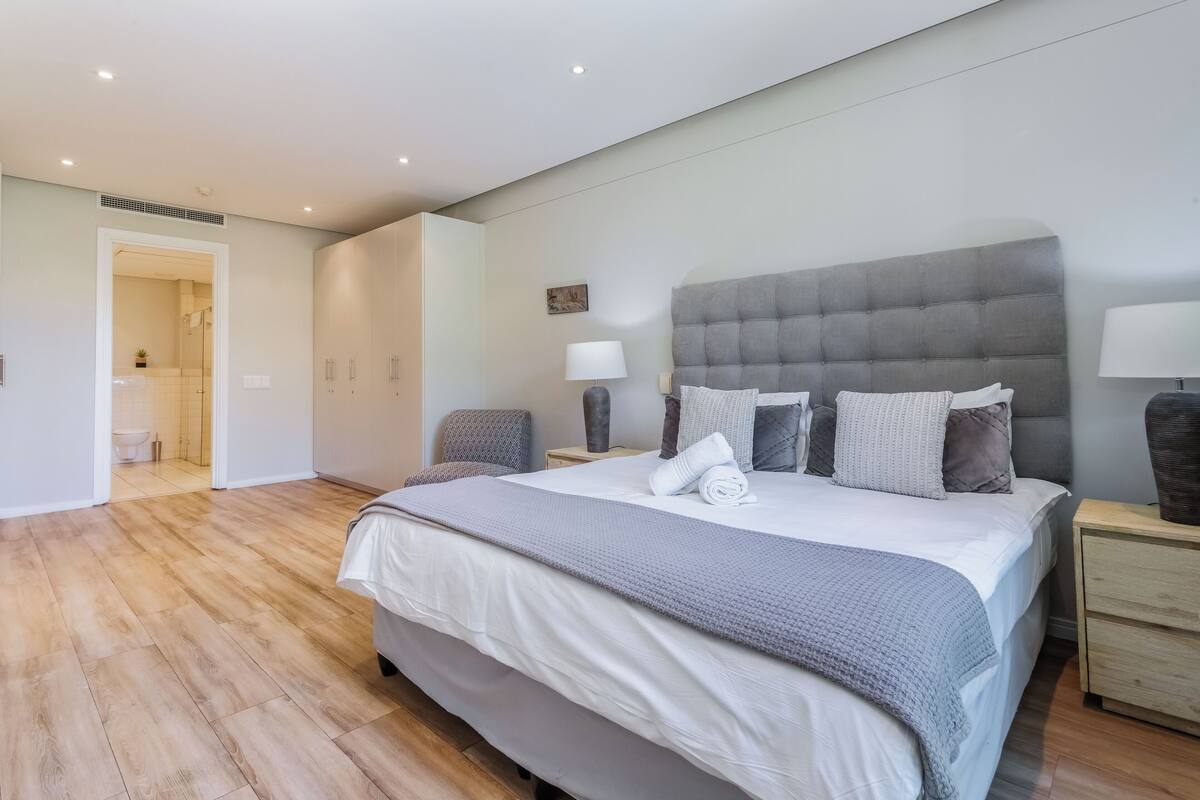 Two Bedroom Premier 10 | 1 quarto, roupas de cama premium, cofres nos quartos