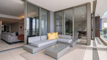 Three Bedroom Luxury Premier 1 | Balkon