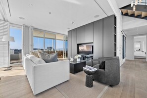 Three Bedroom Luxury Premier Penthouse 2 | Living area - Mountain Marina Luxury Apartments (Cape Town)