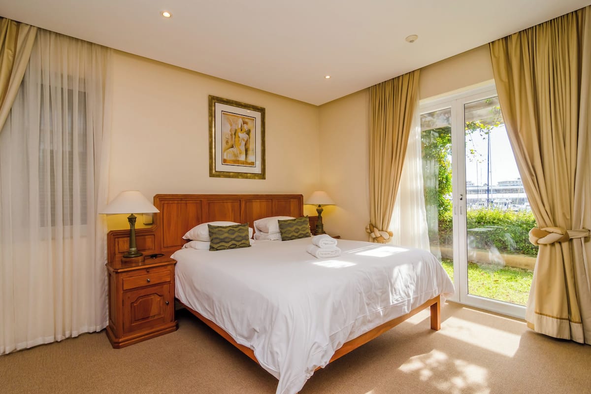 1 quarto, roupas de cama premium, cofres nos quartos