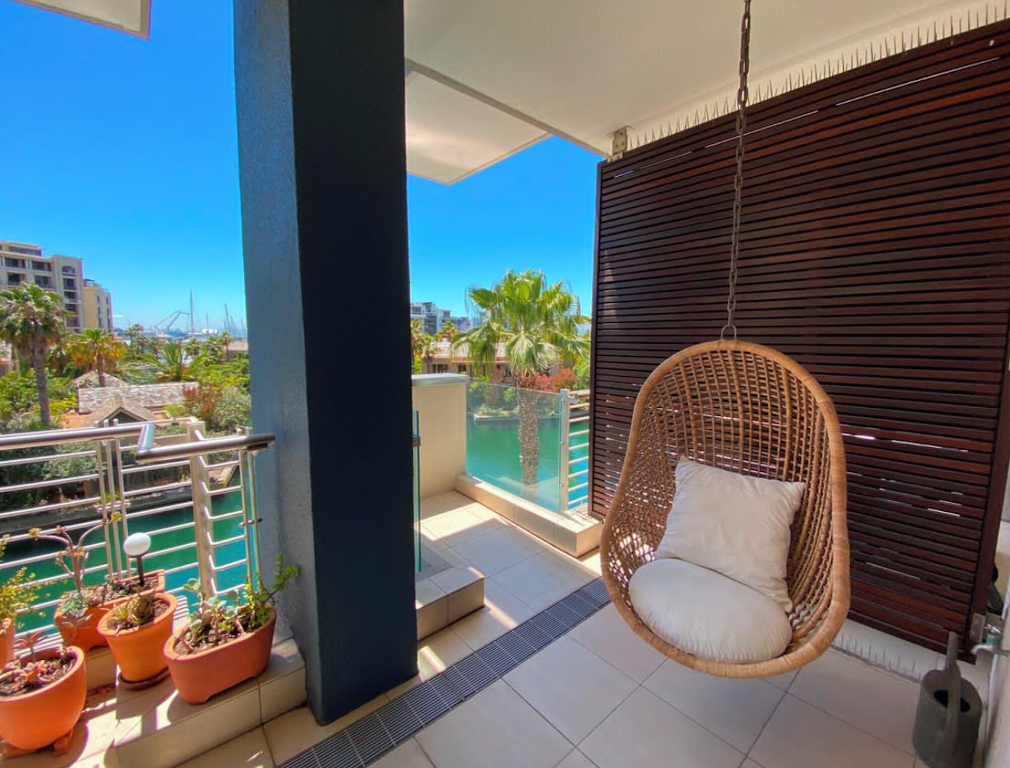 premier apartment | terrace/patio