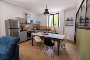 Cottage, Private Bathroom, Courtyard View (Canigou) | Private kitchen | Highchair - Gîtes du Castell de Blés (Saint-Génis-des-Fontaines)