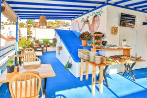 Desayuno buffet incluido todos los días