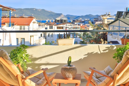 Suíte júnior, terraço | Vista do quarto. Bahar Pansiyon