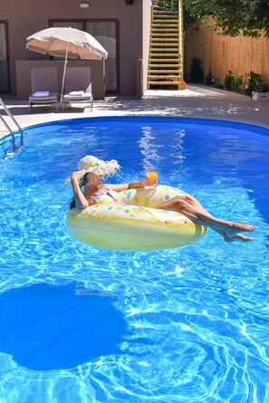 Piscina externa sazonal