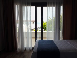 Comfort Triple Room, Terrace, Sea View | Beach/ocean view
