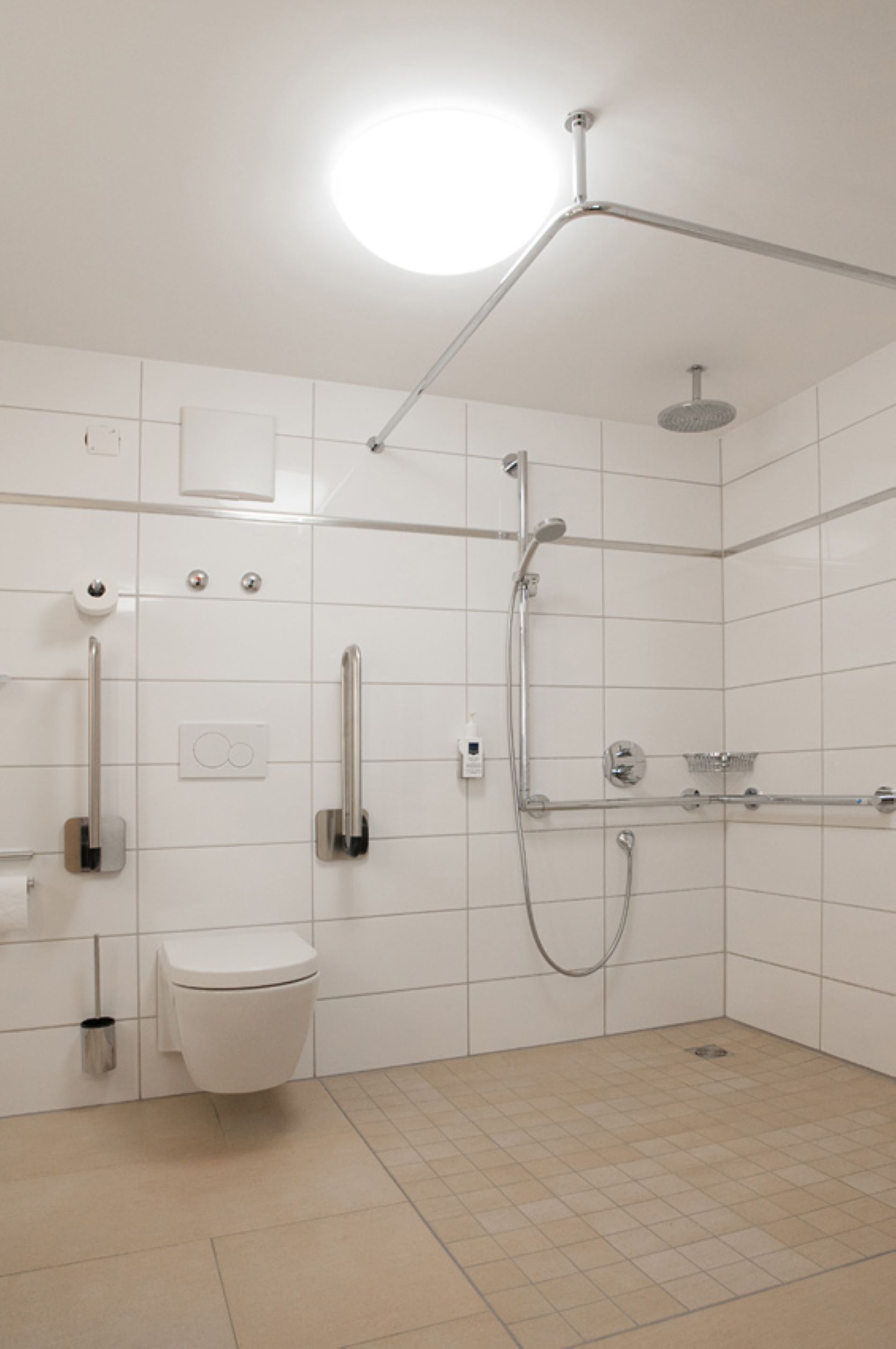 single room, accessible | bathroom | shower, free toiletries, hair dryer, towels