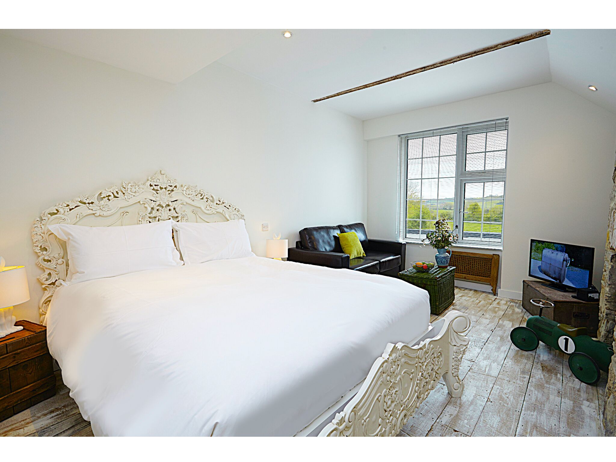 Egyptian cotton sheets, iron/ironing board, free cots/infant beds