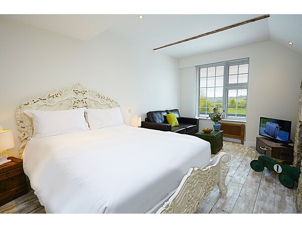 Egyptian cotton sheets, iron/ironing board, free cots/infant beds