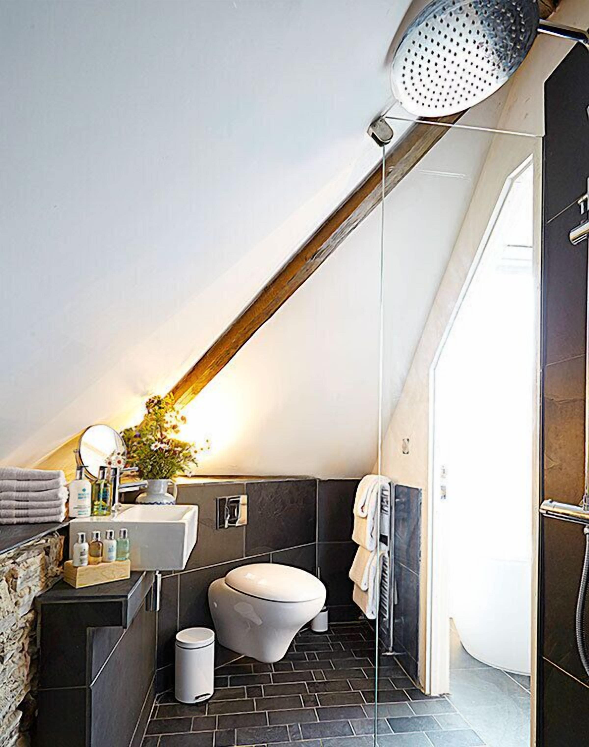 Double Room (Loft) | Bathroom | Designer toiletries, slippers