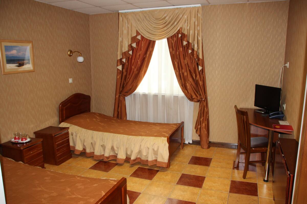 Standard Twin Room | Seterika/papan seterika, katil bayi/kot (percuma), Wi-fi percuma