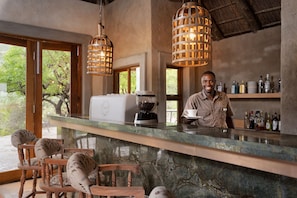 Bar (on property) - Lush Private Game Lodge (Pilanesberg National Park)