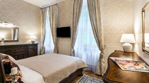 Royal Apartment, 1 Queen Bed | Living area | Flat-screen TV