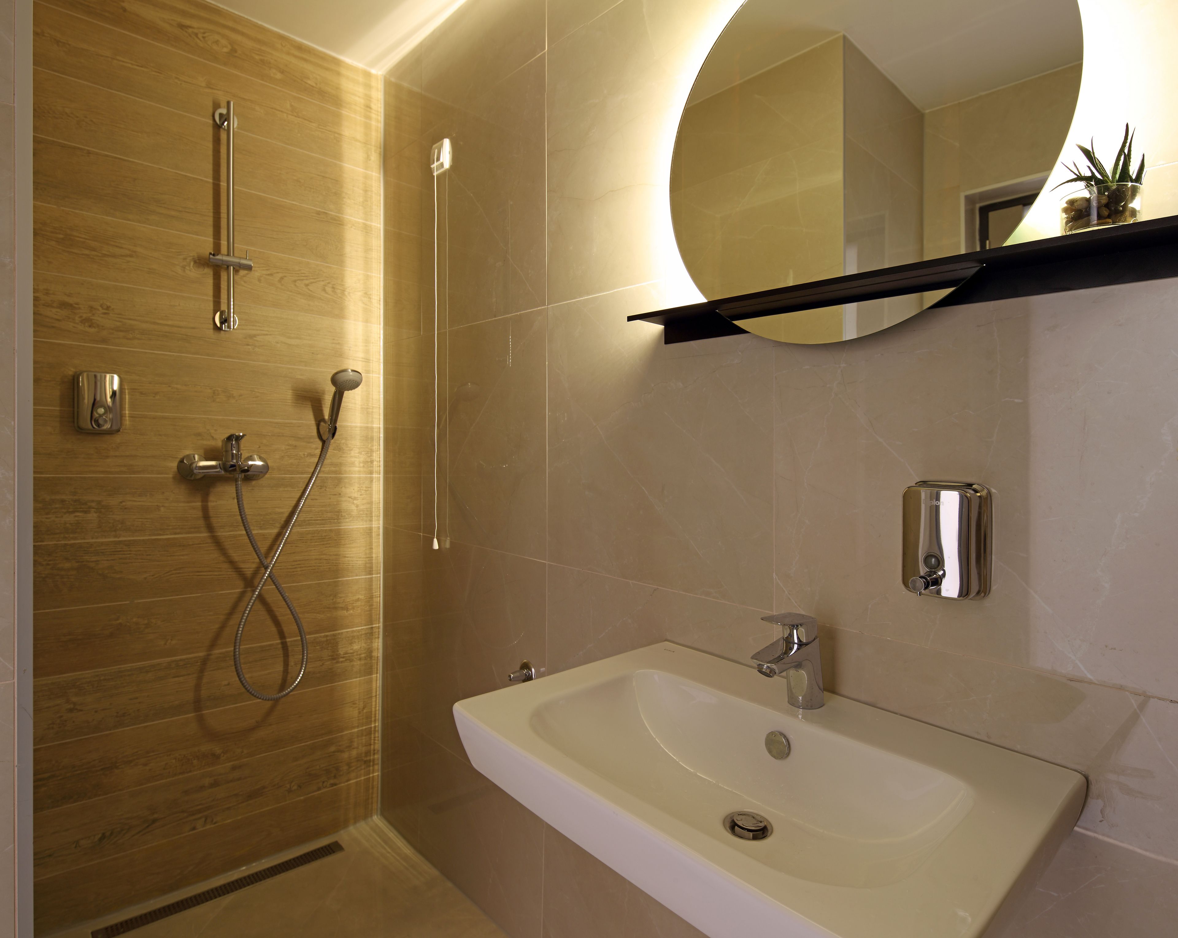 standard double room single use | bathroom | shower, free toiletries, hair dryer, bidet