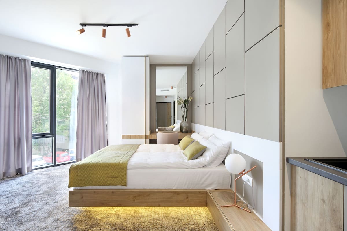 premium bedding, pillow-top beds, in-room safe, individually decorated