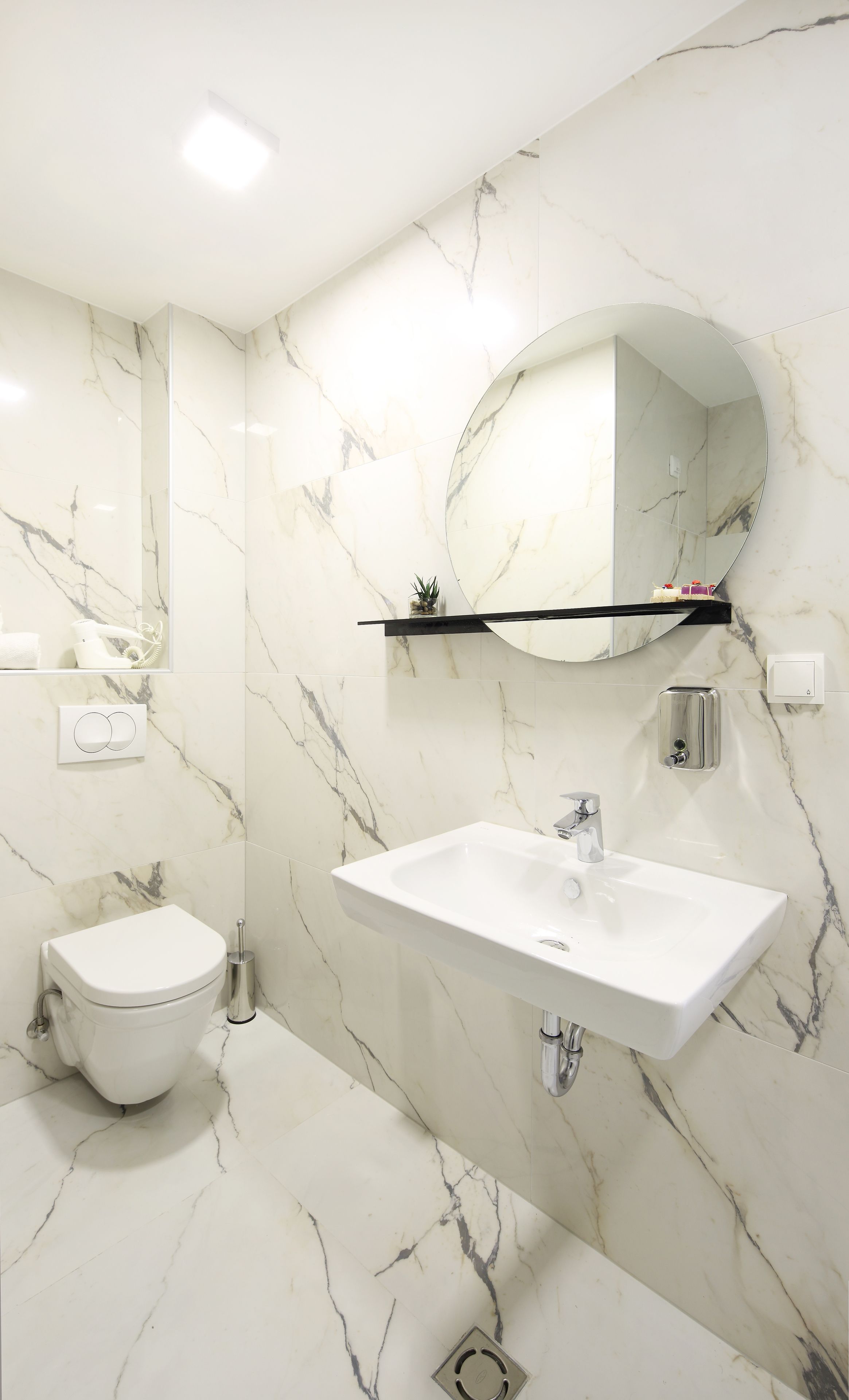 shower, free toiletries, hair dryer, bidet