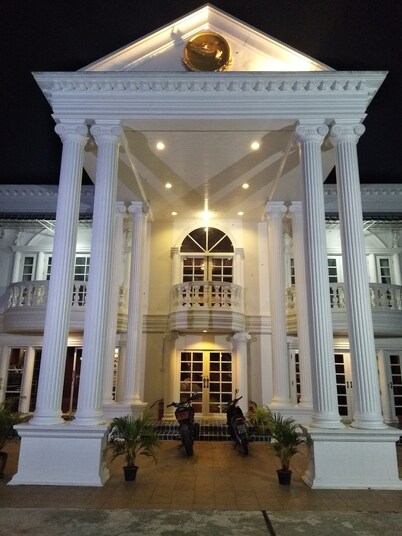 Baan Sai Thong Hotel