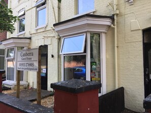 Entrada de la propiedad