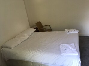 Wifi gratis y ropa de cama 