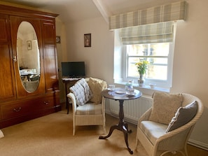 Superior Double Room | Individually decorated, individually furnished, iron/ironing board - Castle View Guest House (Alnwick)