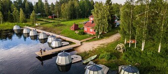 Arctic Guesthouse & Igloos