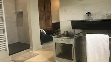 Suite (La Grimaldienne) | Down duvets, pillow-top beds, minibar, individually decorated
