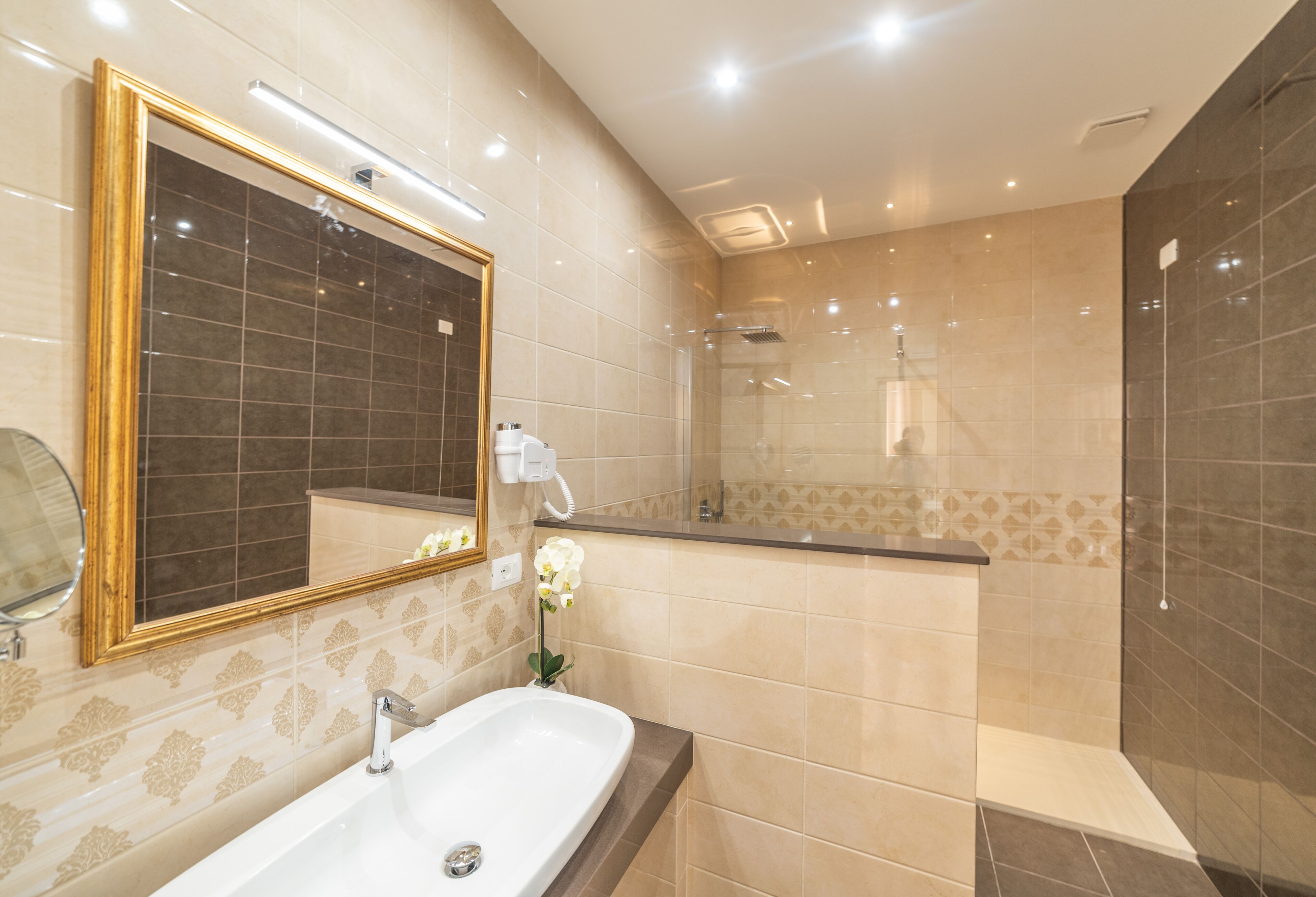 junior suite, 1 queen bed, terrace | bathroom | shower, free toiletries, hair dryer, bidet