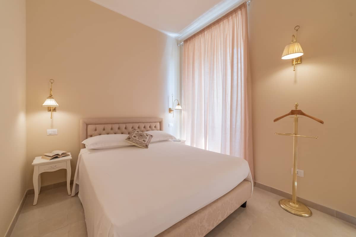 Een minibar, een bureau, gratis babybedden, extra bedden