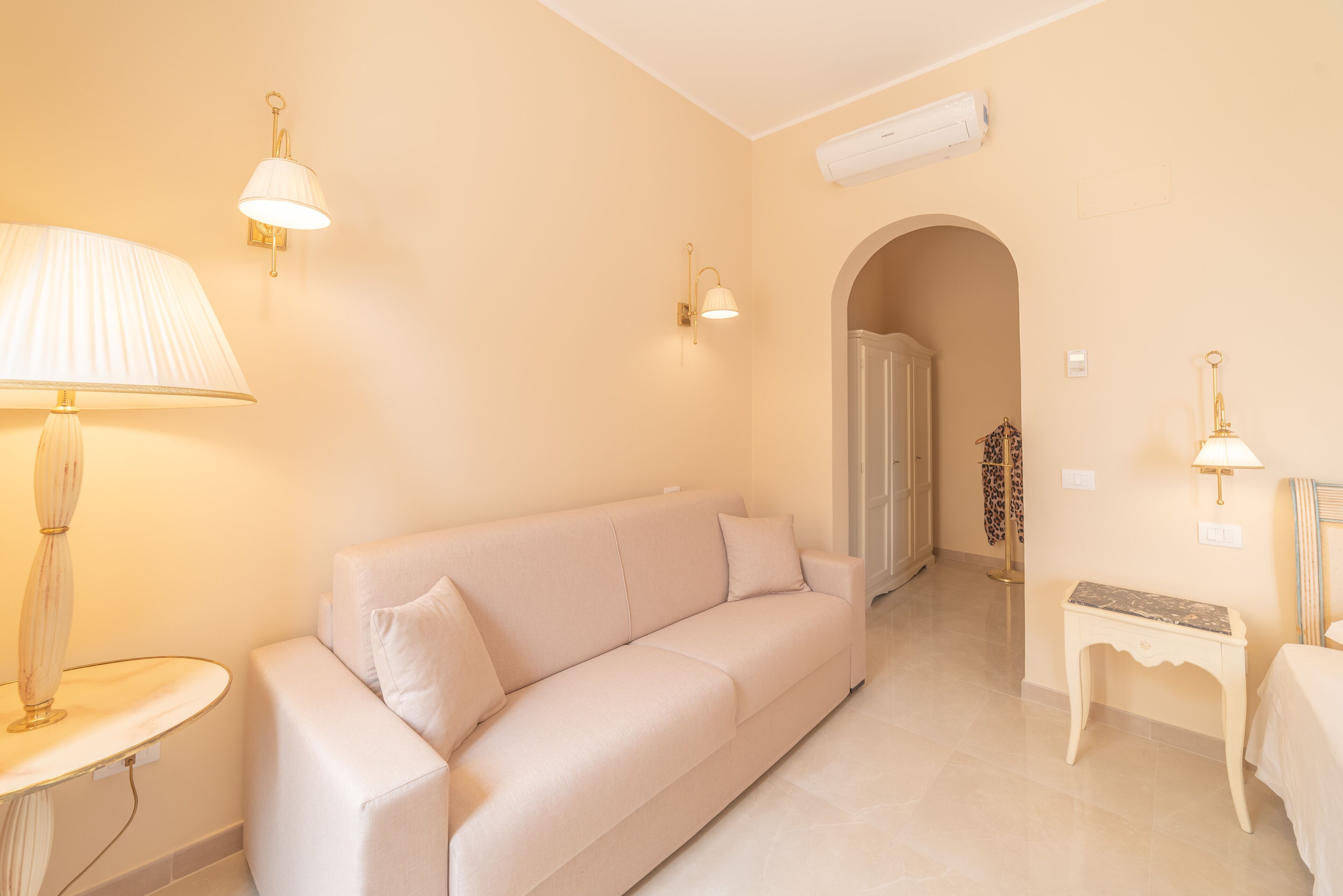 junior suite, 1 queen bed, terrace | living area | flat-screen tv