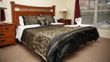 Villa | 5 bedrooms, desk, soundproofing, iron/ironing board