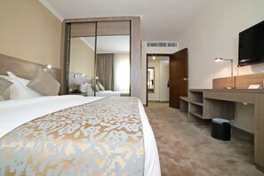 1 makuuhuone, ylelliset vuodevaatteet, minibaari, tallelokero huoneessa