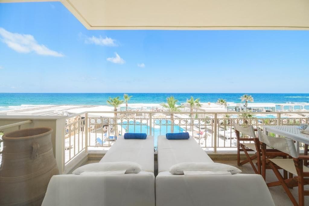 Executive Suite, Sea View | In-room safe, blackout curtains, soundproofing, iron/ironing board