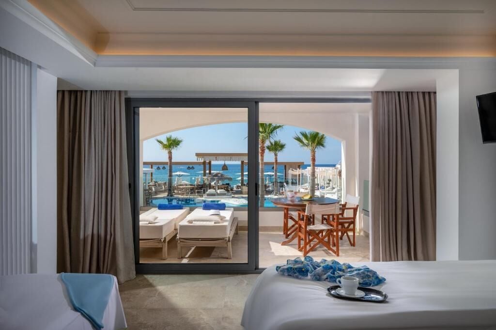 Junior Studio Suite, Sea View | Beach/ocean view