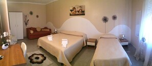 Desk, soundproofing, rollaway beds, free WiFi - B&B Lolly (Mileto)