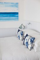 Quarto casal, vista para o porto | Roupas de cama de algodão egípcio, roupas de cama premium, frigobar