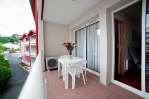 公寓 (T1) | 露台