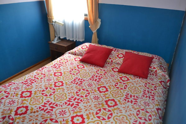 Iron/ironing board, free WiFi, bed sheets