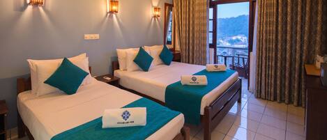 Triple Room, Balcony | 1 bedroom, minibar, desk, free WiFi