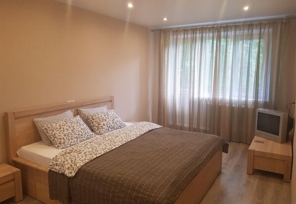 Appartement, 3 slaapkamers | Een strijkplank/strijkijzer, extra bedden, gratis wifi, beddengoed