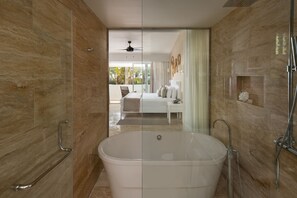 The Level Nature Suite By Stay Well | Baño | Amenidades de baño ecológicas, secadora de cabello, toallas, jabón