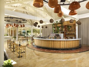 7 bar/lounge, bar sull'acqua, bar a bordo piscina, bar sulla spiaggia