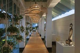 Couples treatment rooms, body treatments, hydrotherapy, aromatherapy