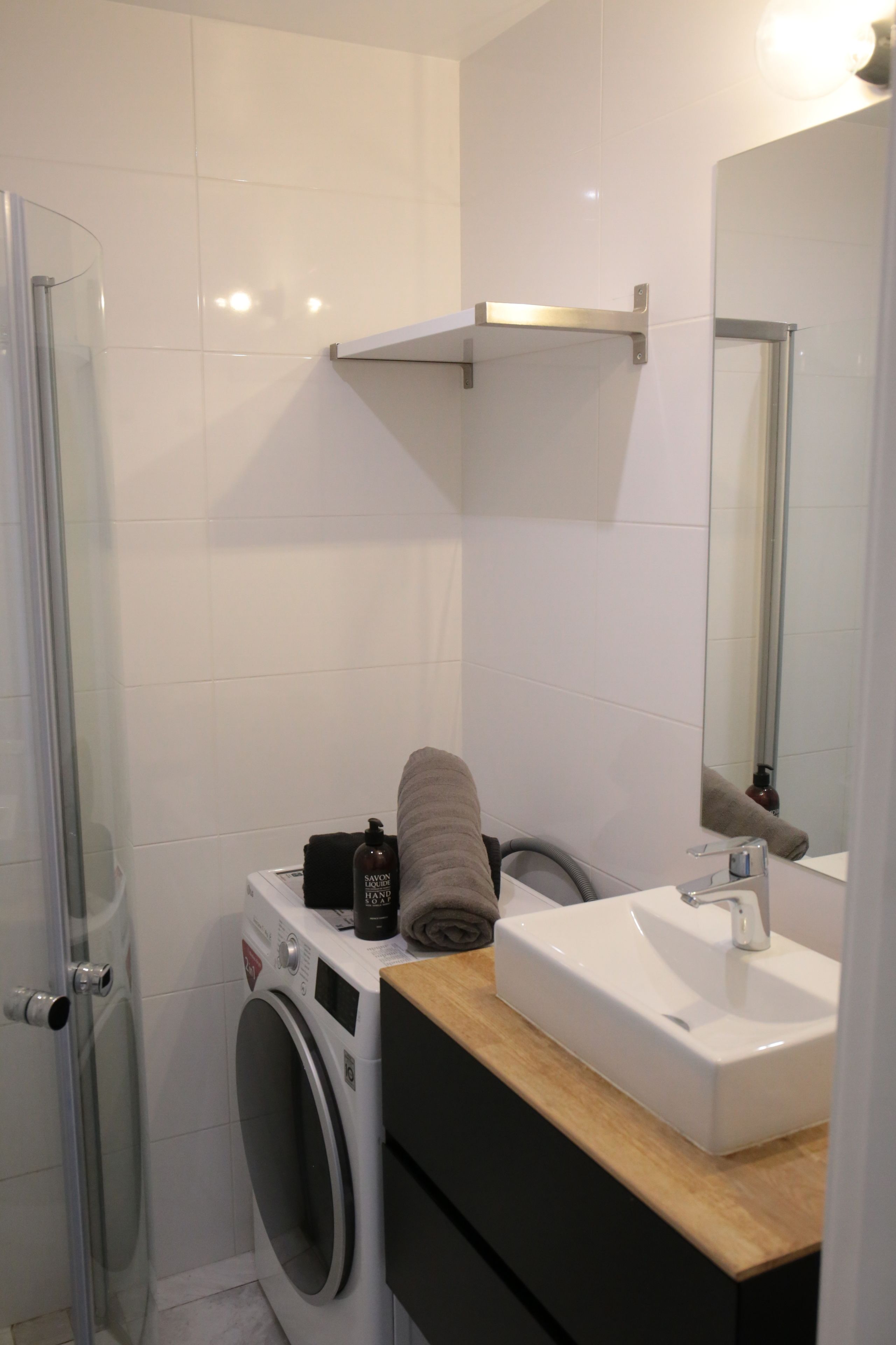 towels, soap, toilet paper