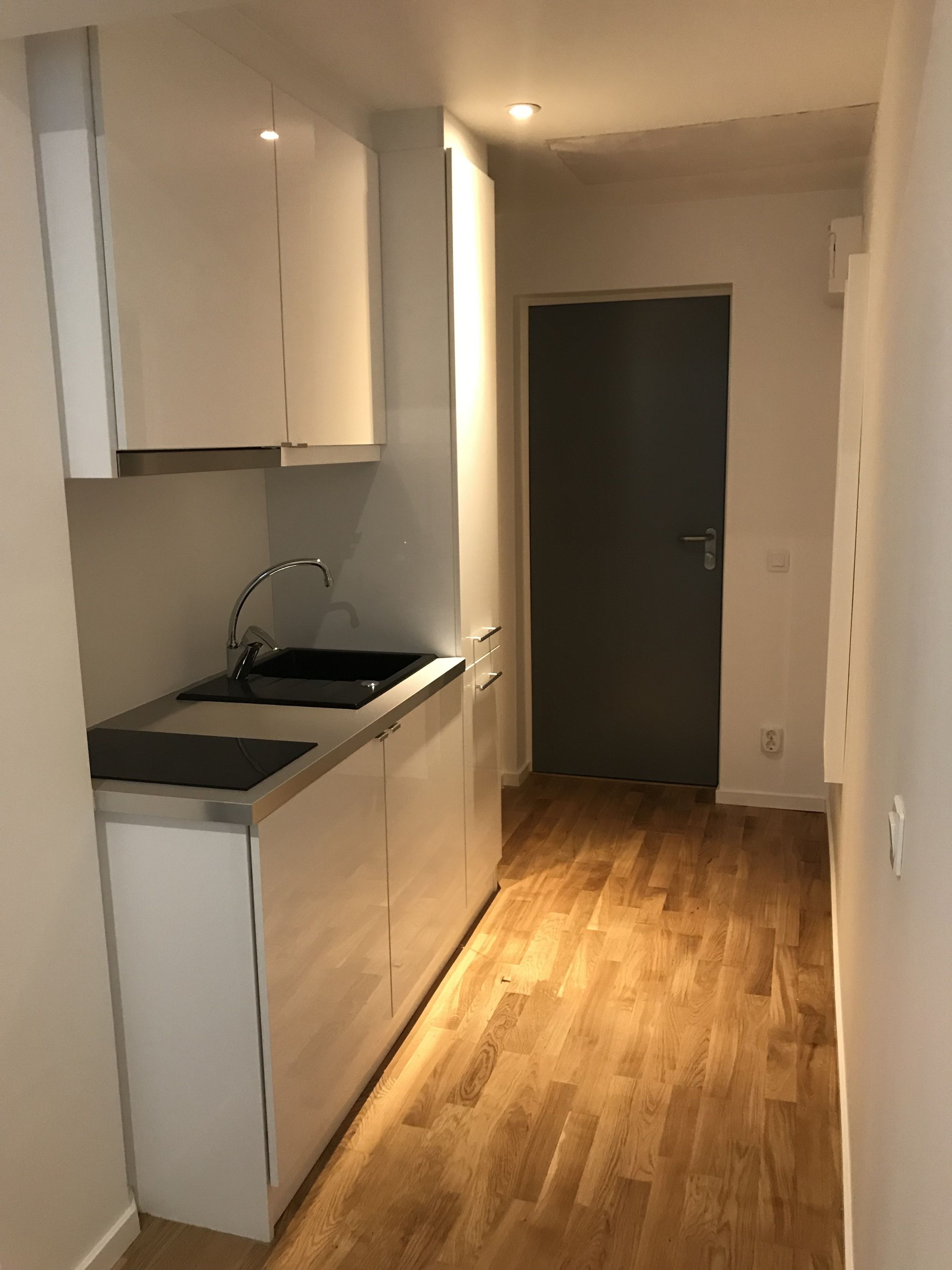 1 bedroom, premium bedding, desk, blackout curtains