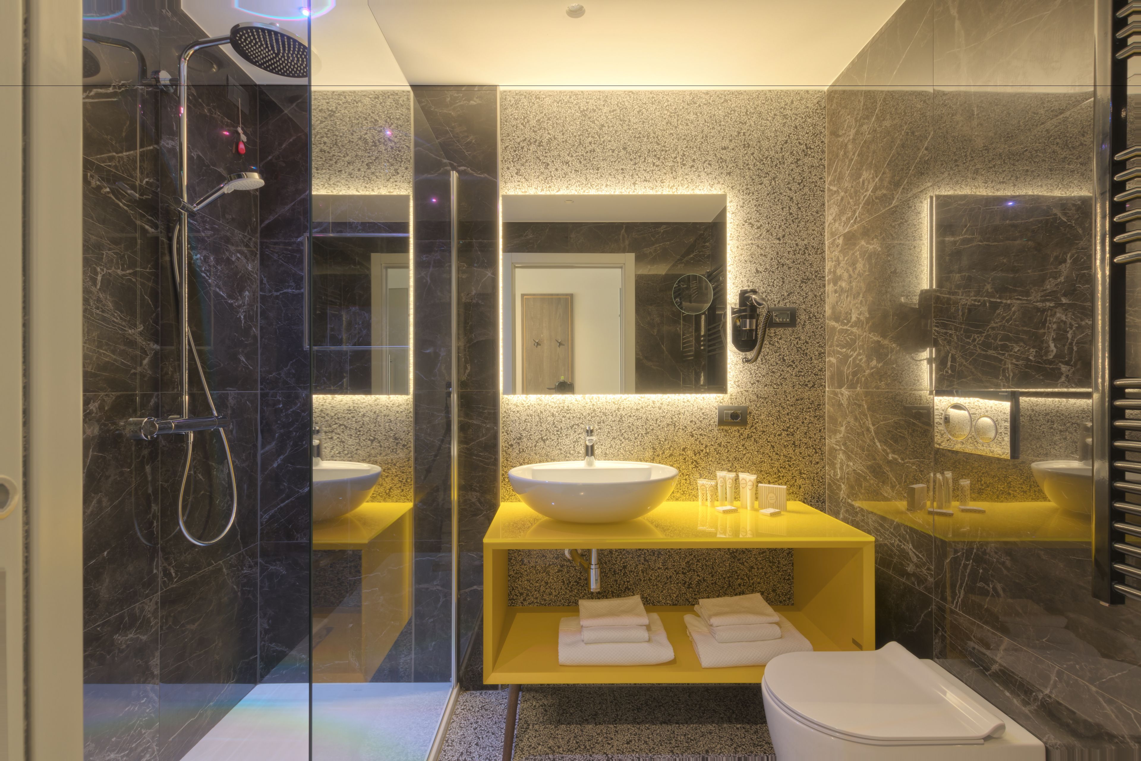 shower, rainfall showerhead, free toiletries, hair dryer