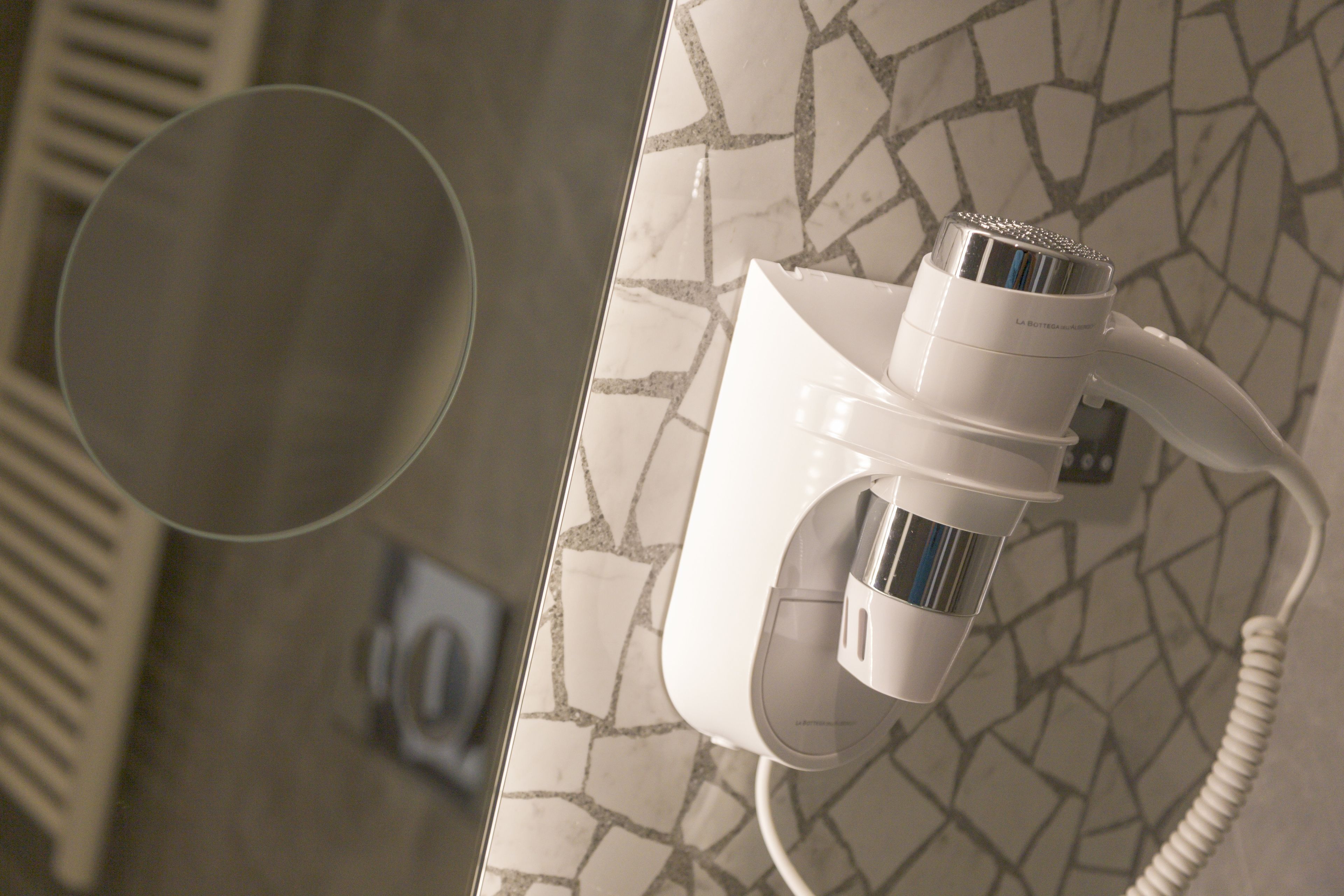 shower, rainfall showerhead, free toiletries, hair dryer