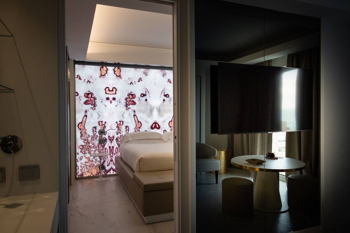 presidential suite, 1 king bed, jetted tub, sea view (diamante) | 1 bedroom, premium bedding, minibar, in-room safe