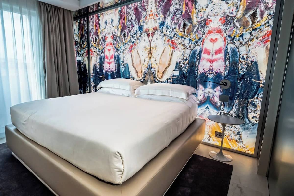 Luxe beddengoed, donsdekens, bedden met traagschuimmatrassen