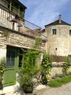 Interior entrance - Côté-Serein Chambre La courtine (Noyers-sur-Serein)
