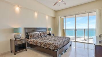 Condo | Pemandangan dari bilik